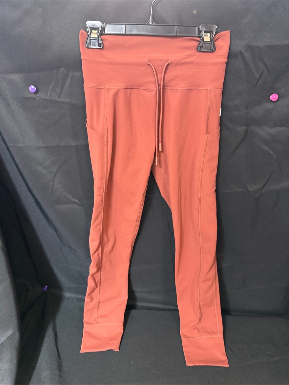 Vuori Rust Drawstring Leggings with Side Pockets